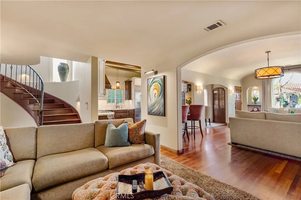 158 Santa Ana Avenue