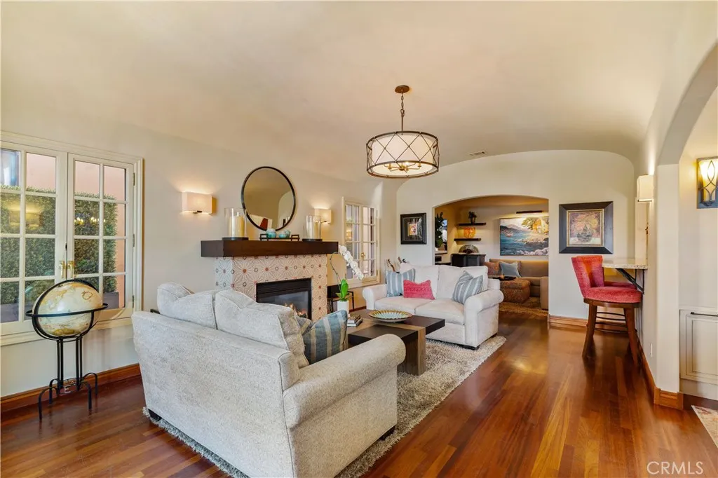 158 Santa Ana Avenue