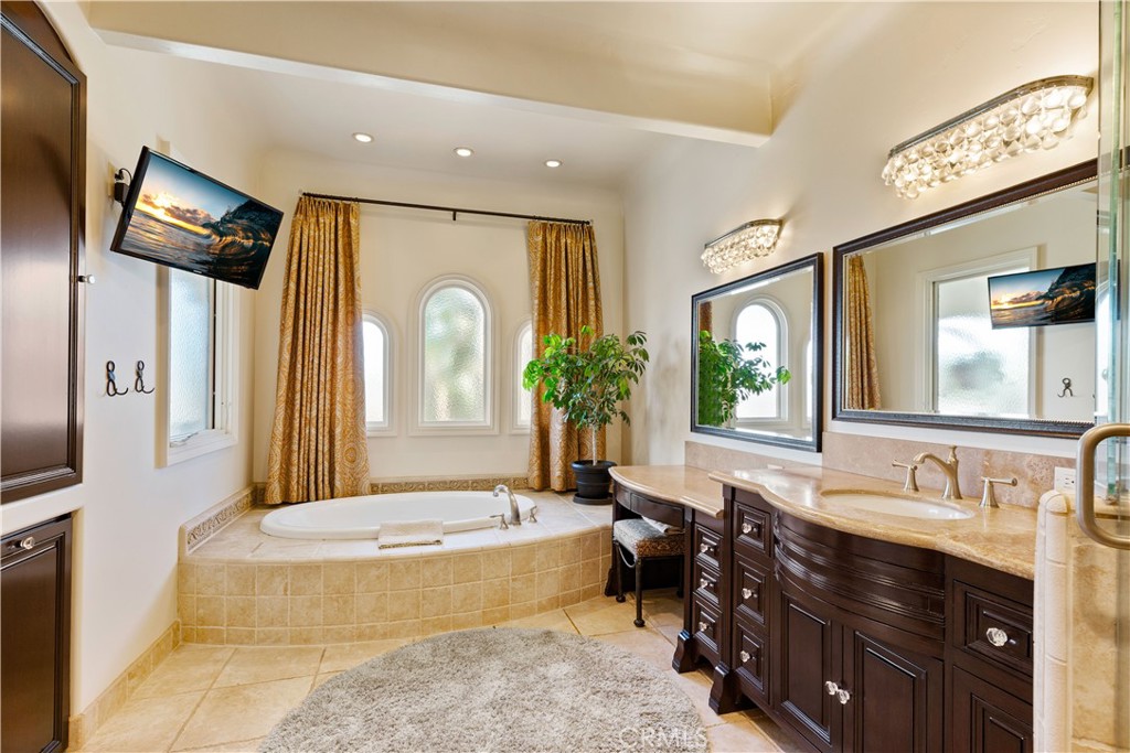 158 Santa Ana Avenue