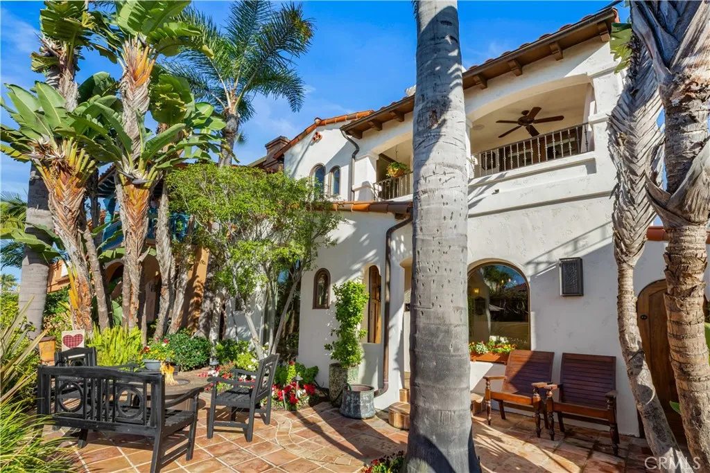 158 Santa Ana Avenue