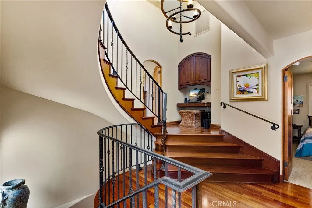 158 Santa Ana Avenue