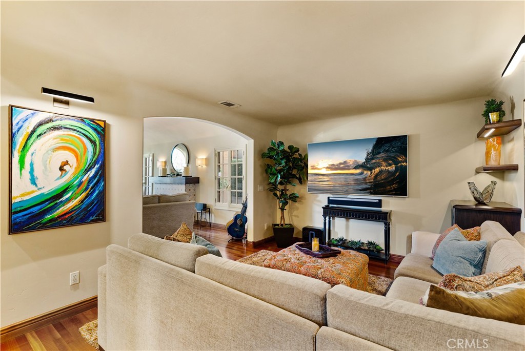 158 Santa Ana Avenue