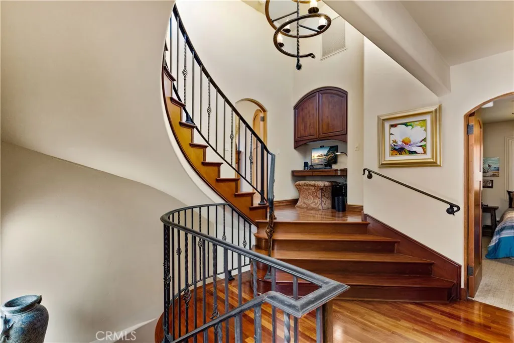 158 Santa Ana Avenue