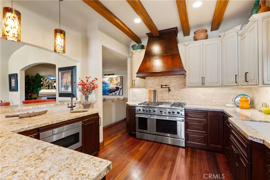 158 Santa Ana Avenue