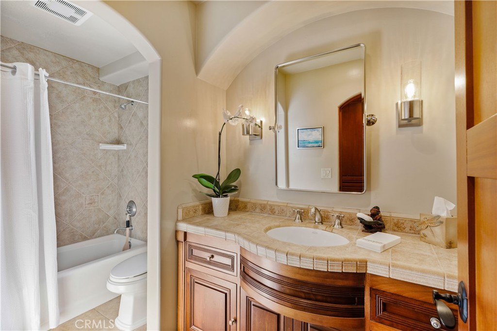 158 Santa Ana Avenue