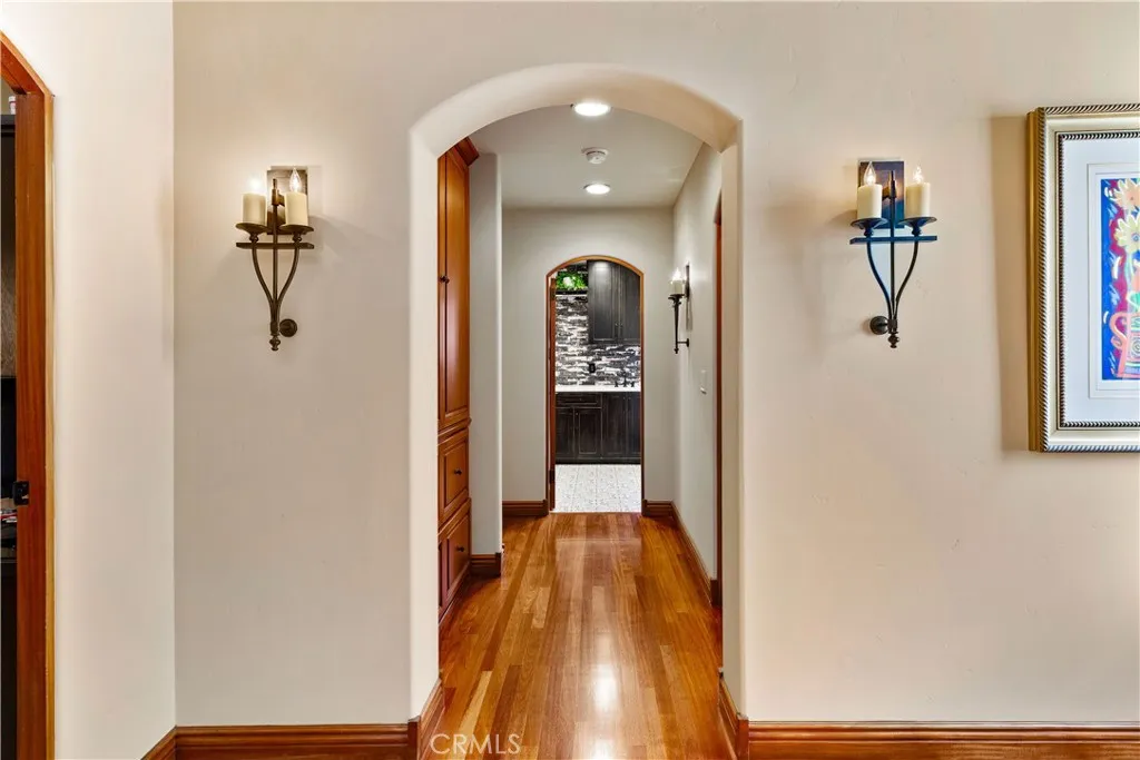 158 Santa Ana Avenue