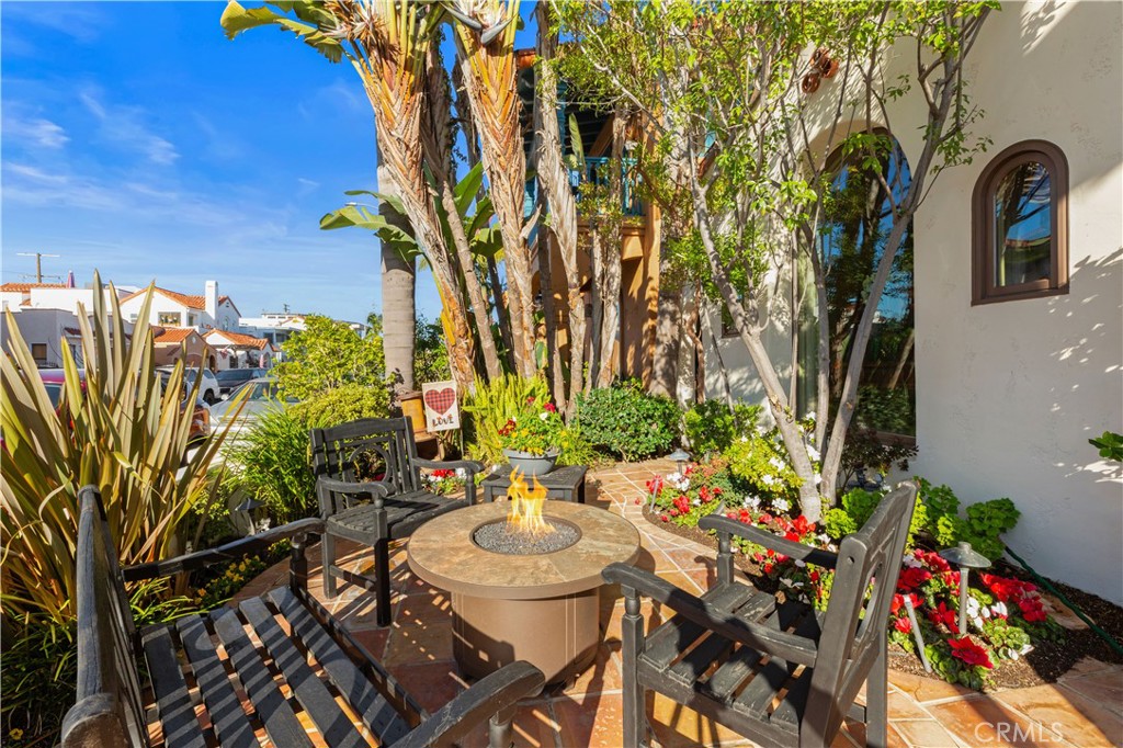 158 Santa Ana Avenue