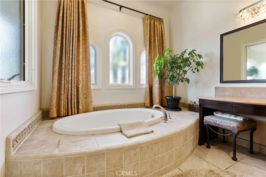 158 Santa Ana Avenue