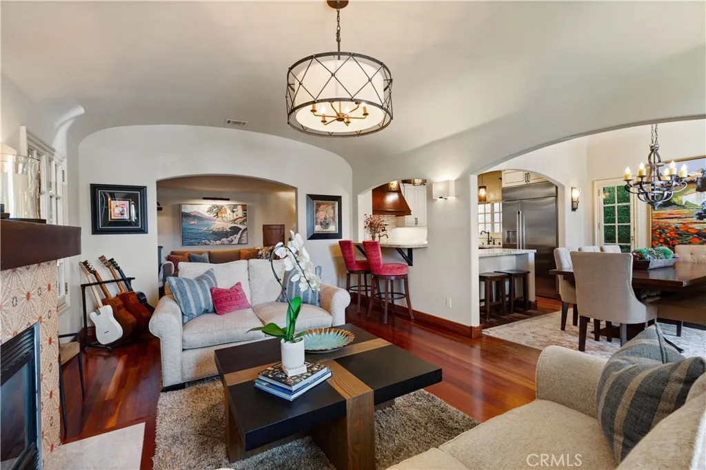 158 Santa Ana Avenue