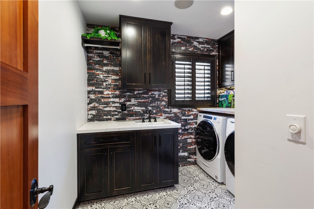 158 Santa Ana Avenue