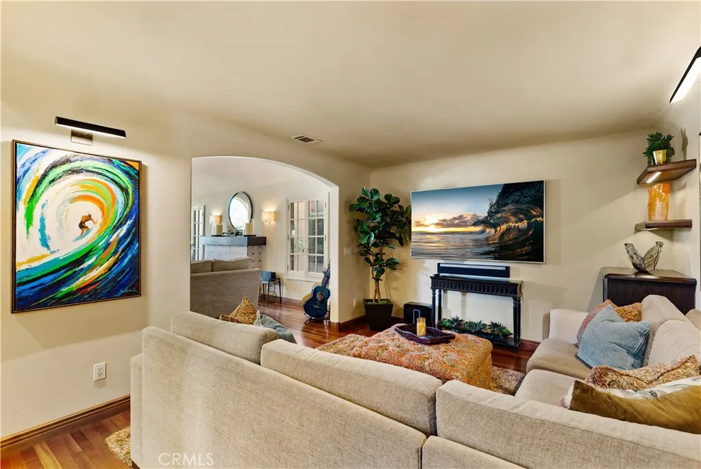 158 Santa Ana Avenue