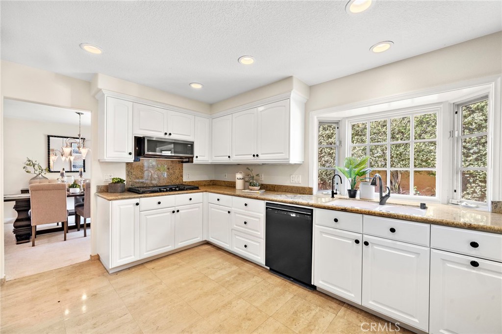 18817 Tomahawk Street