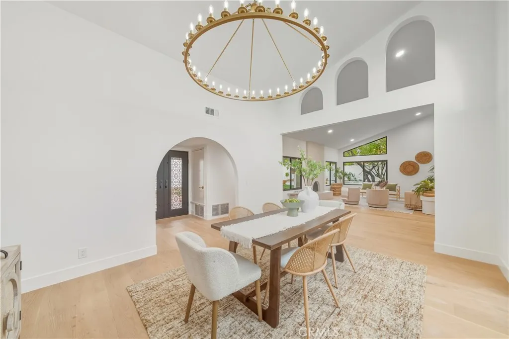 31201 Paseo Acacia