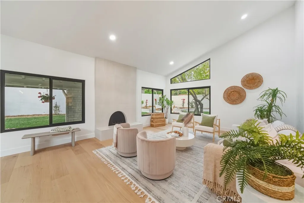 31201 Paseo Acacia