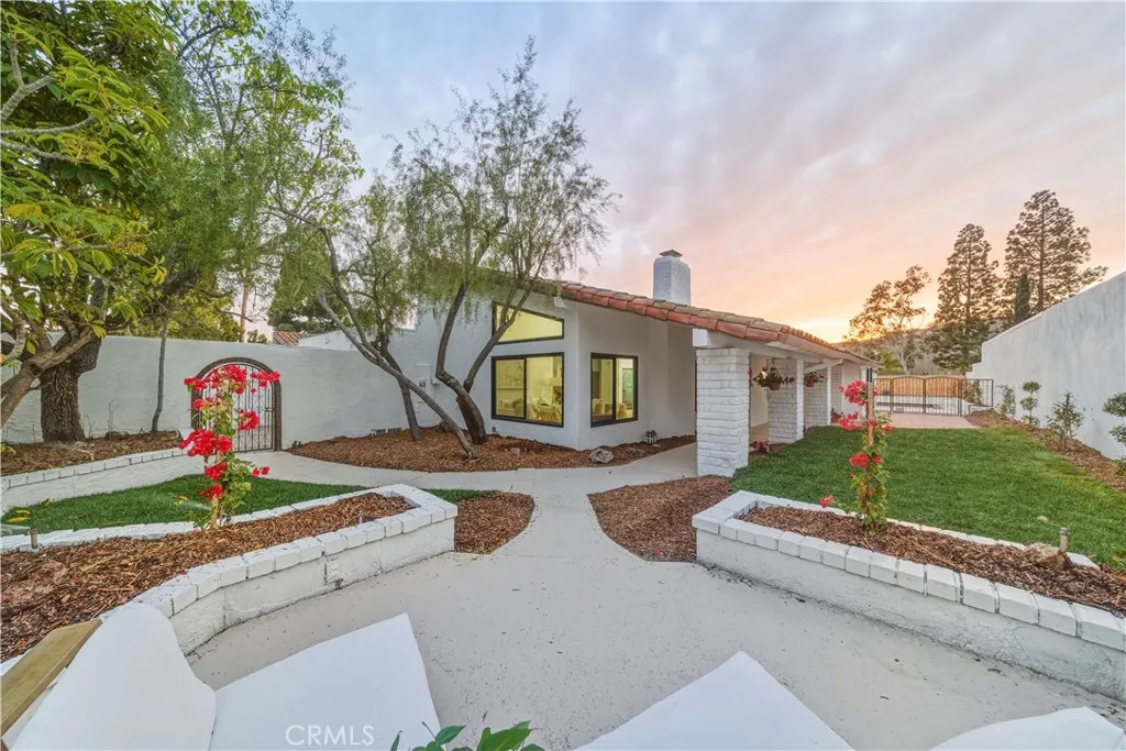 31201 Paseo Acacia