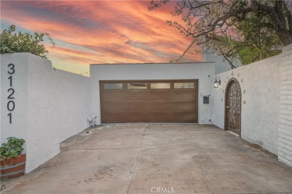 31201 Paseo Acacia