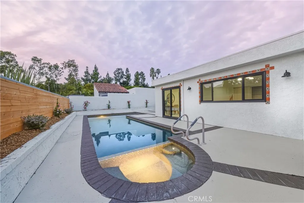 31201 Paseo Acacia