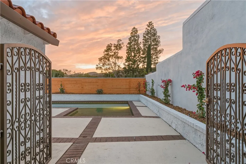 31201 Paseo Acacia