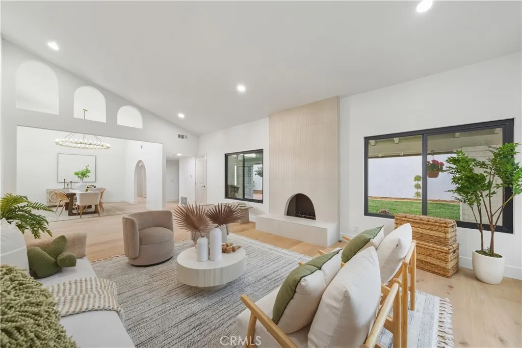 31201 Paseo Acacia