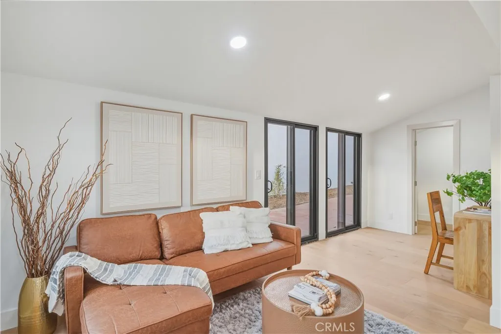 31201 Paseo Acacia