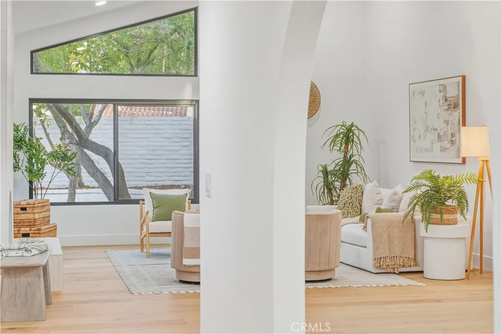 31201 Paseo Acacia