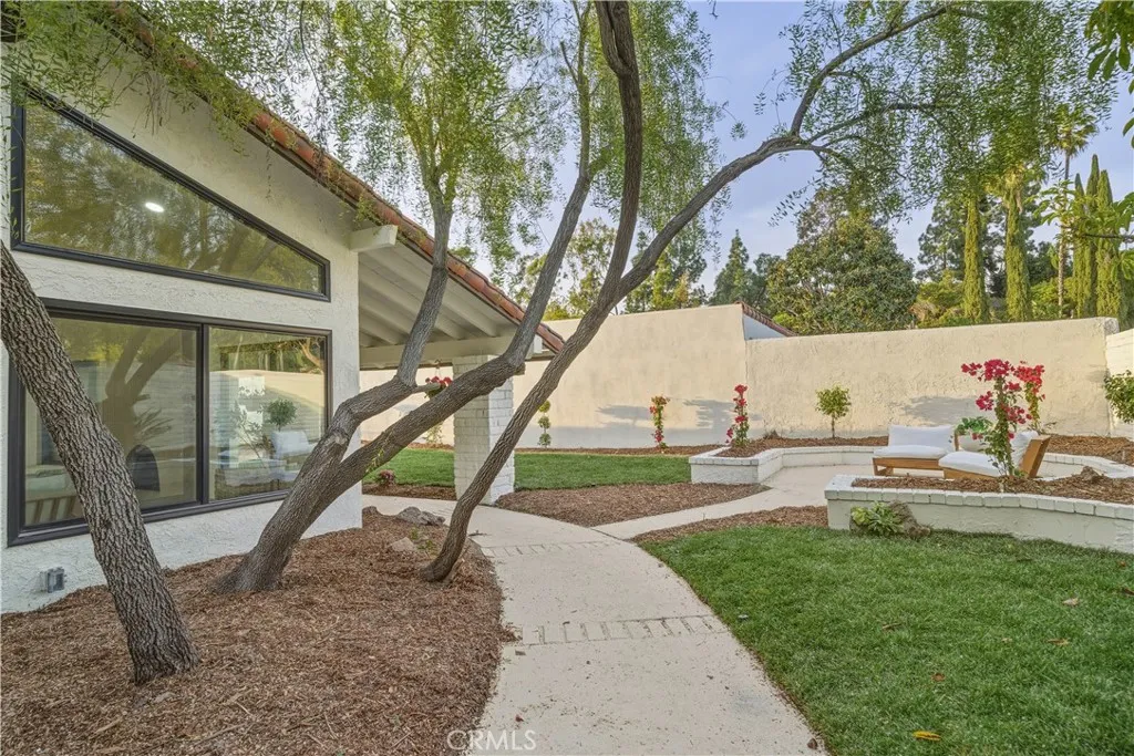 31201 Paseo Acacia