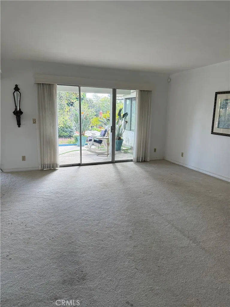 418 Del Monte West