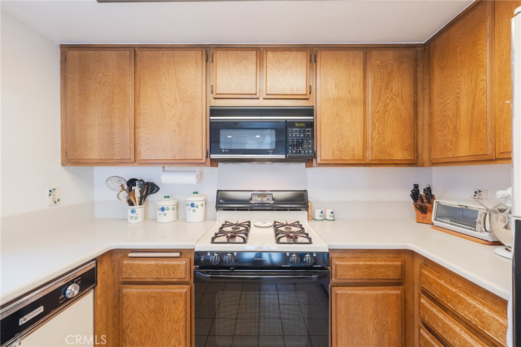 7911 Woodlake Drive 77