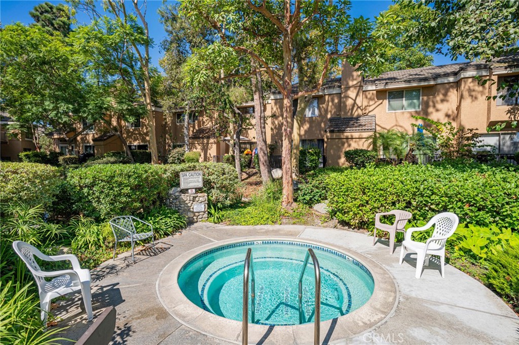 7911 Woodlake Drive 77