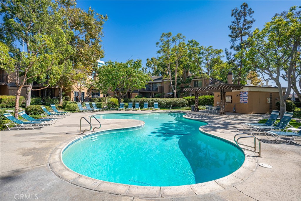 7911 Woodlake Drive 77