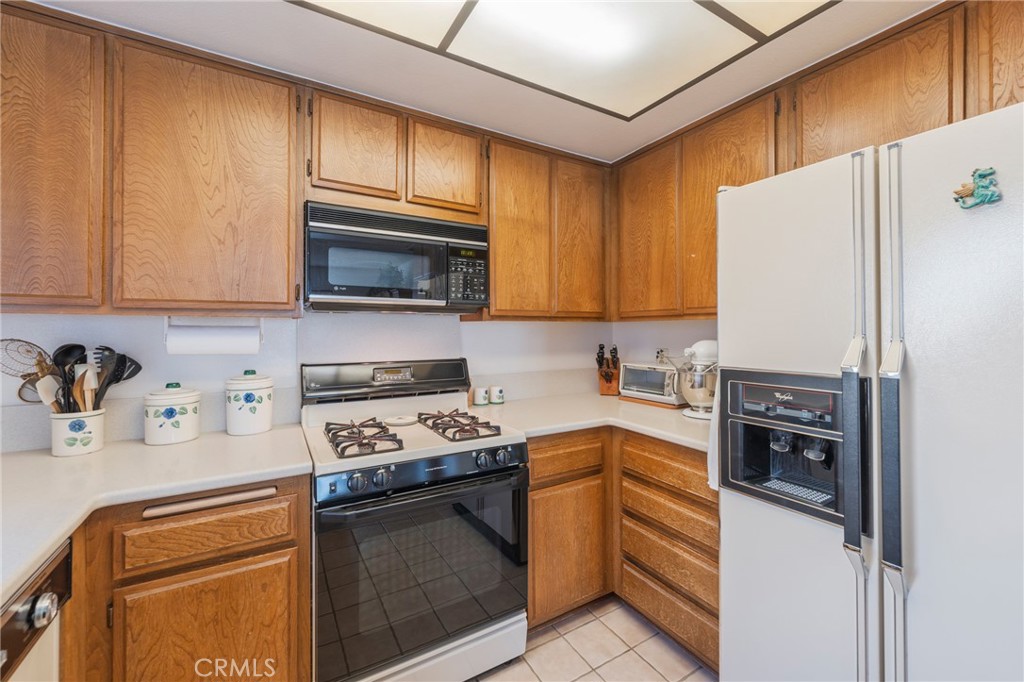 7911 Woodlake Drive 77