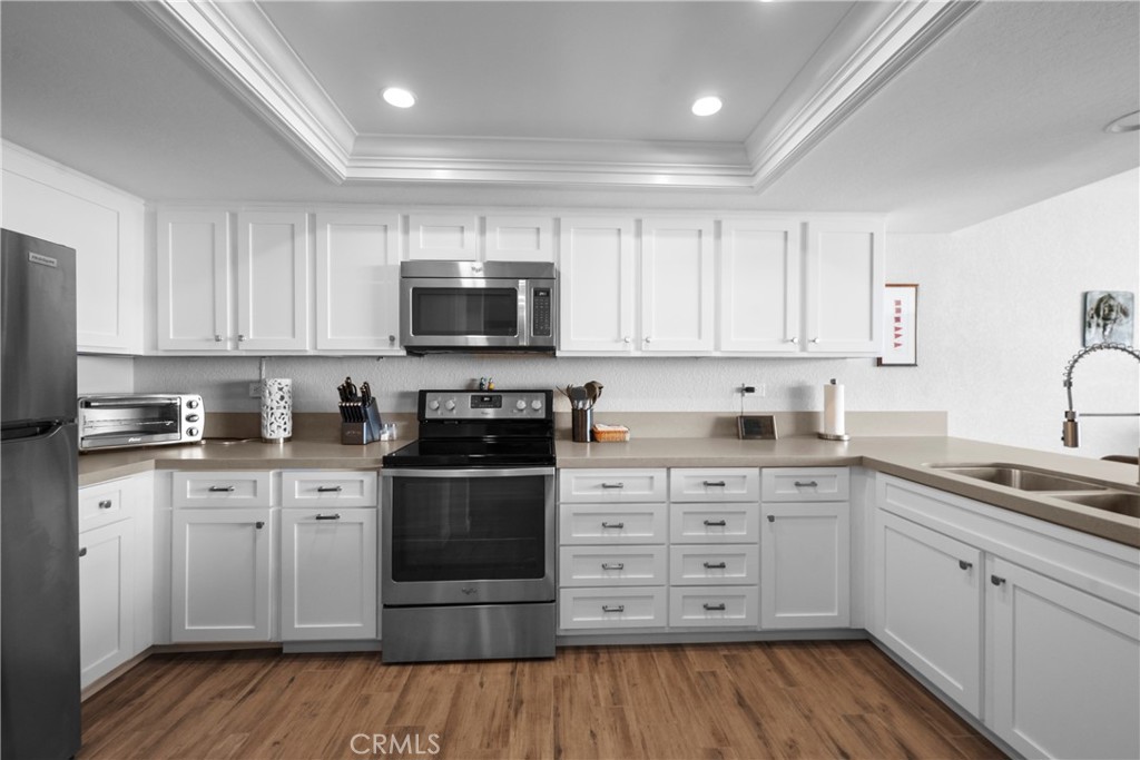 405 Avenida Granada 212