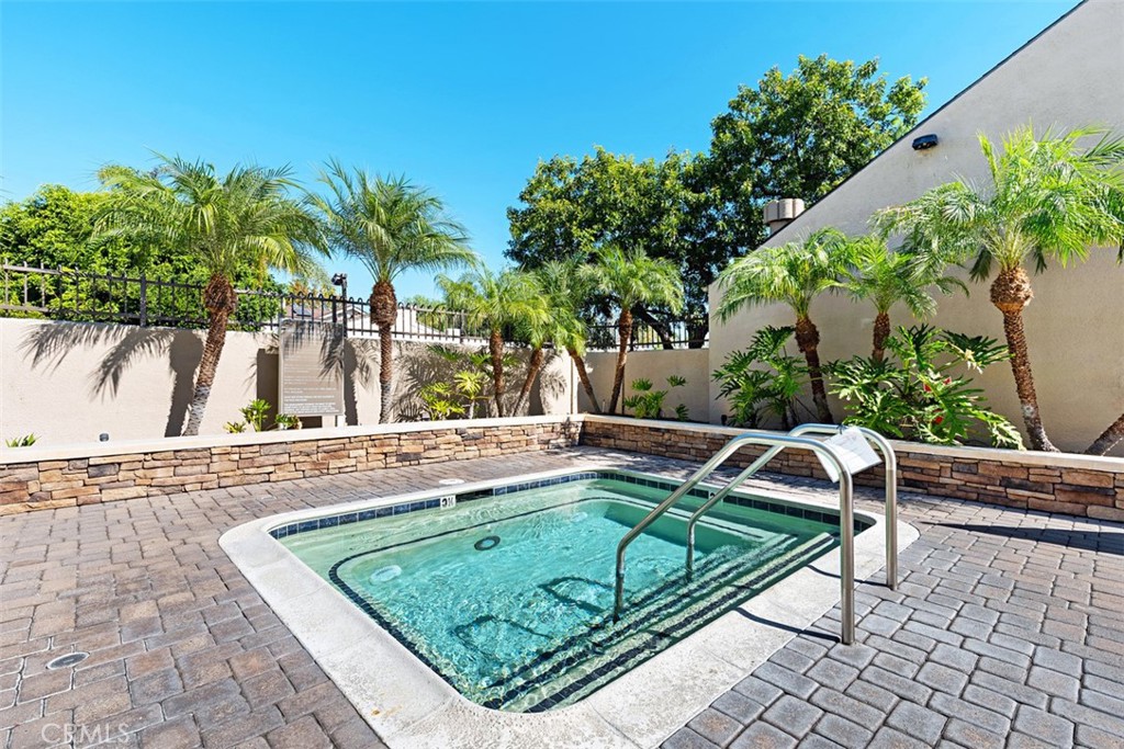 28092 Pinnacles Court