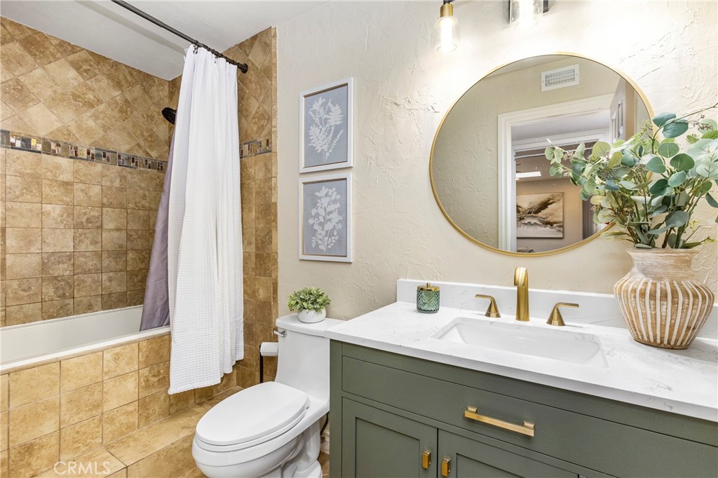 28092 Pinnacles Court