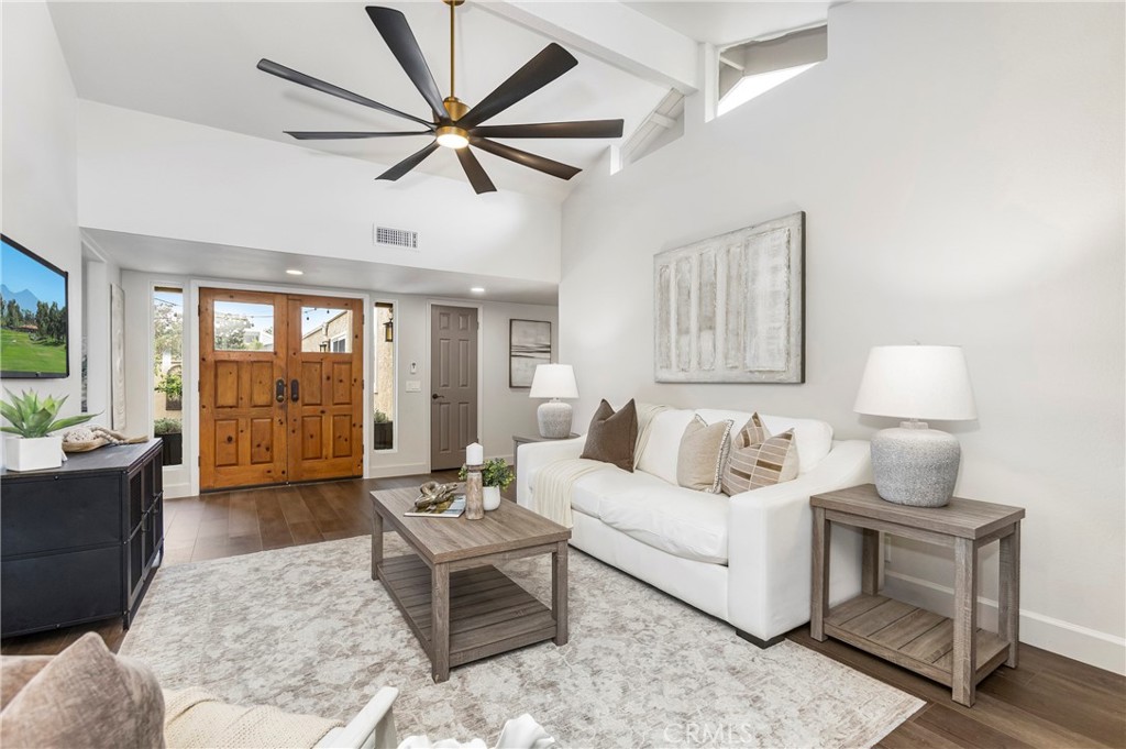 28092 Pinnacles Court