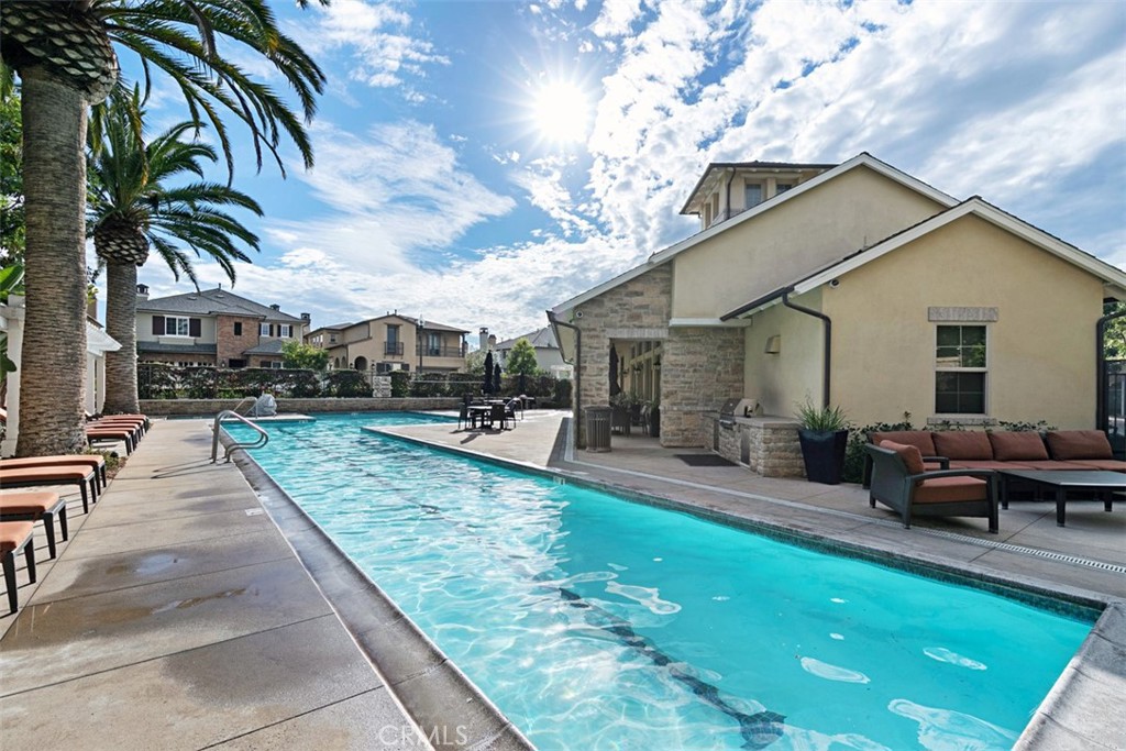 4692 Oceanridge Drive