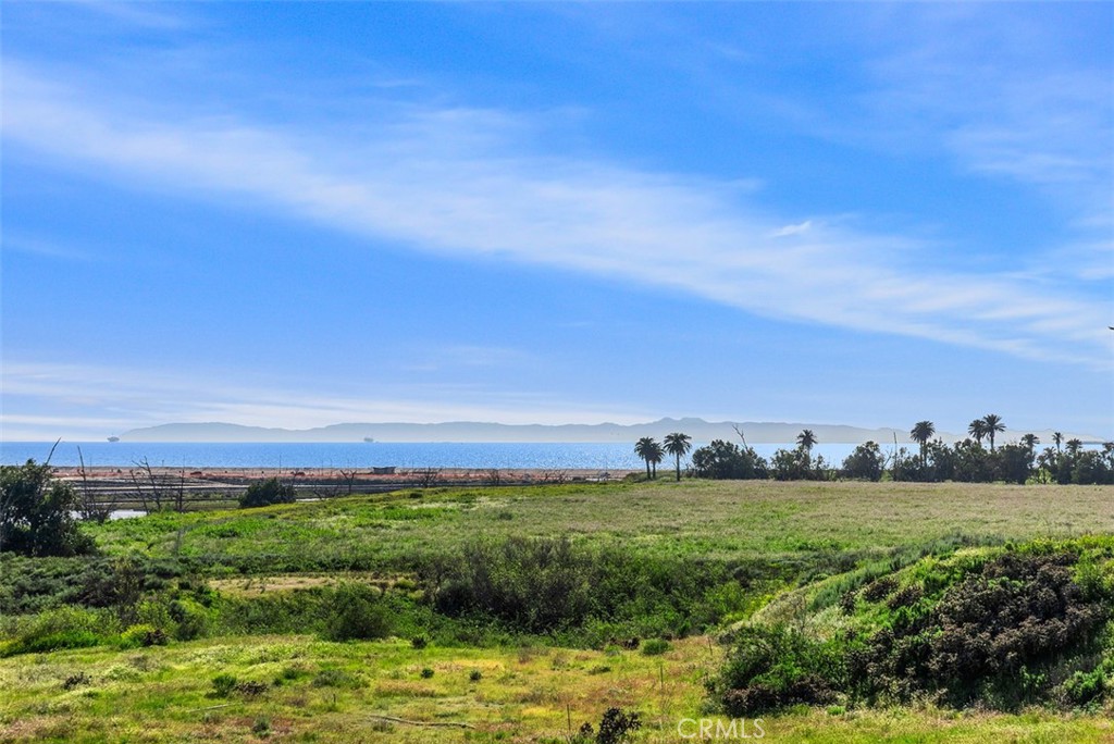 4692 Oceanridge Drive