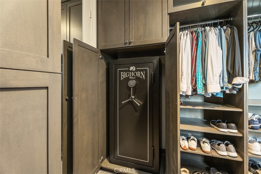 4692 Oceanridge Drive