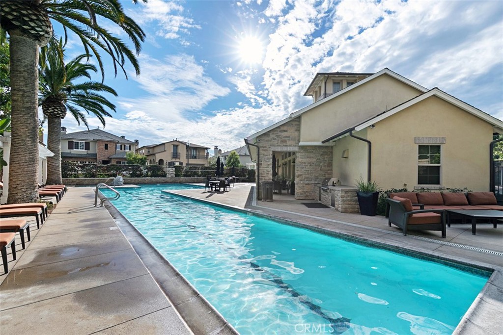 4692 Oceanridge Drive