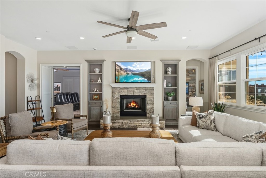 4692 Oceanridge Drive