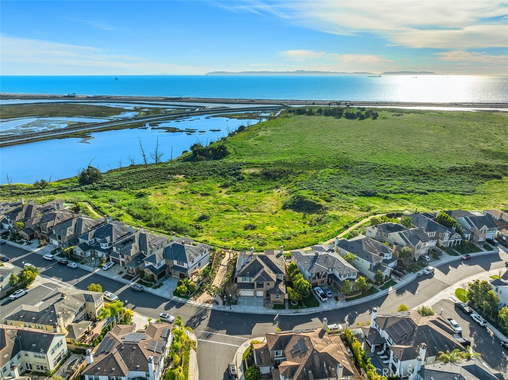 4692 Oceanridge Drive