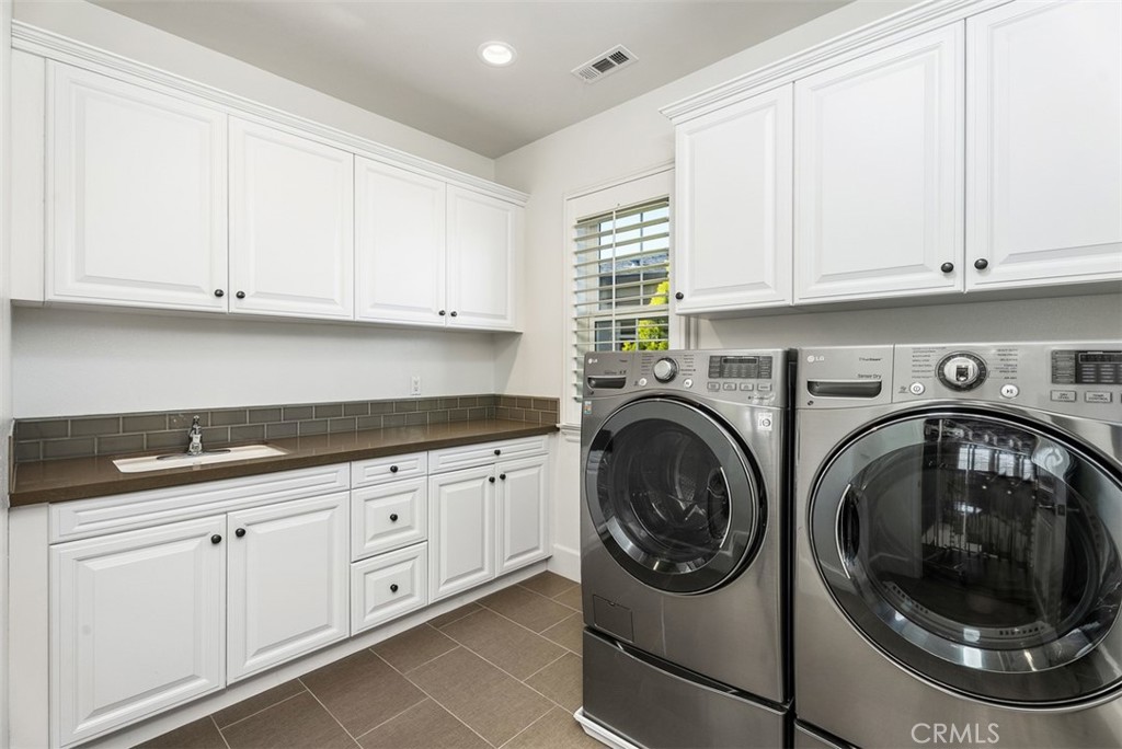 4692 Oceanridge Drive