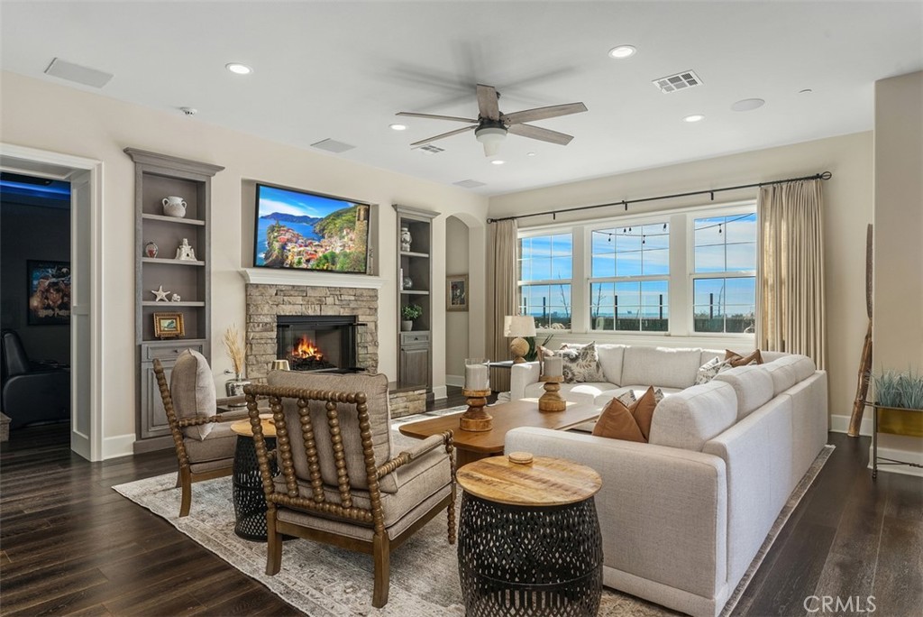 4692 Oceanridge Drive