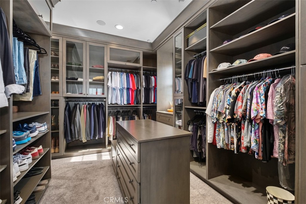 4692 Oceanridge Drive