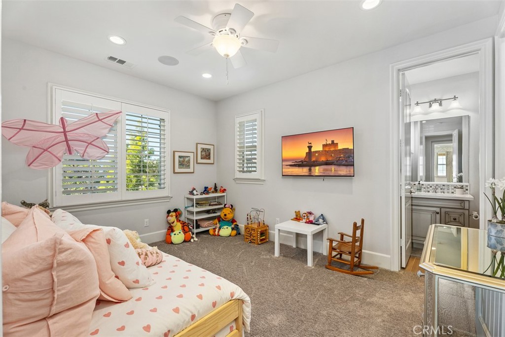 4692 Oceanridge Drive