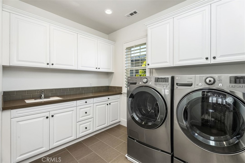 4692 Oceanridge Drive