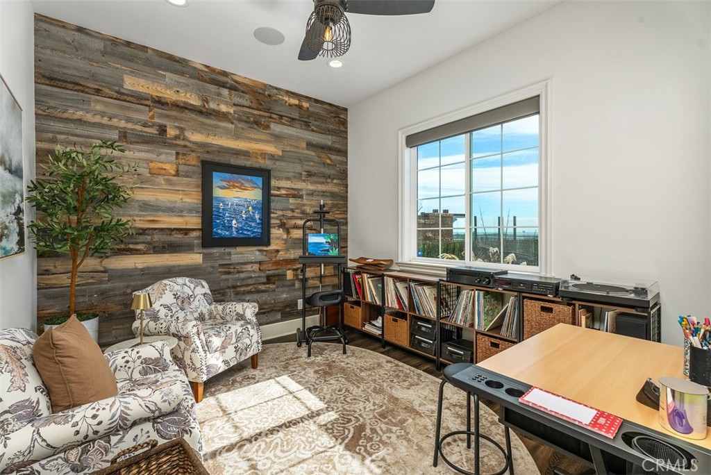 4692 Oceanridge Drive