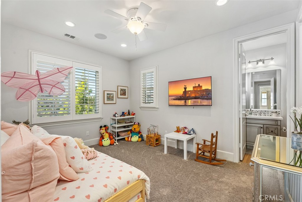 4692 Oceanridge Drive