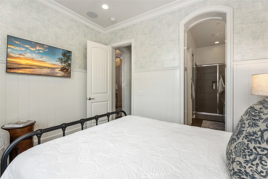 4692 Oceanridge Drive