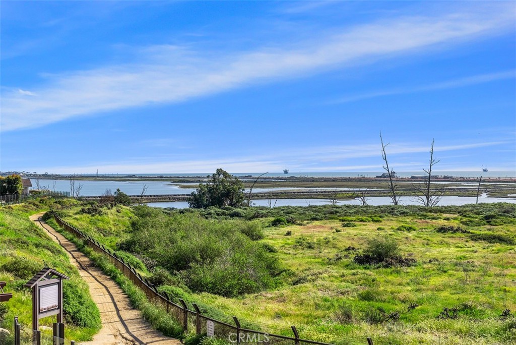 4692 Oceanridge Drive